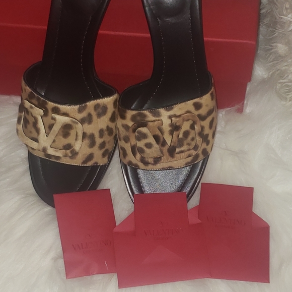 Valentino Leopard Print Vlog Mules - Picture 2 of 10